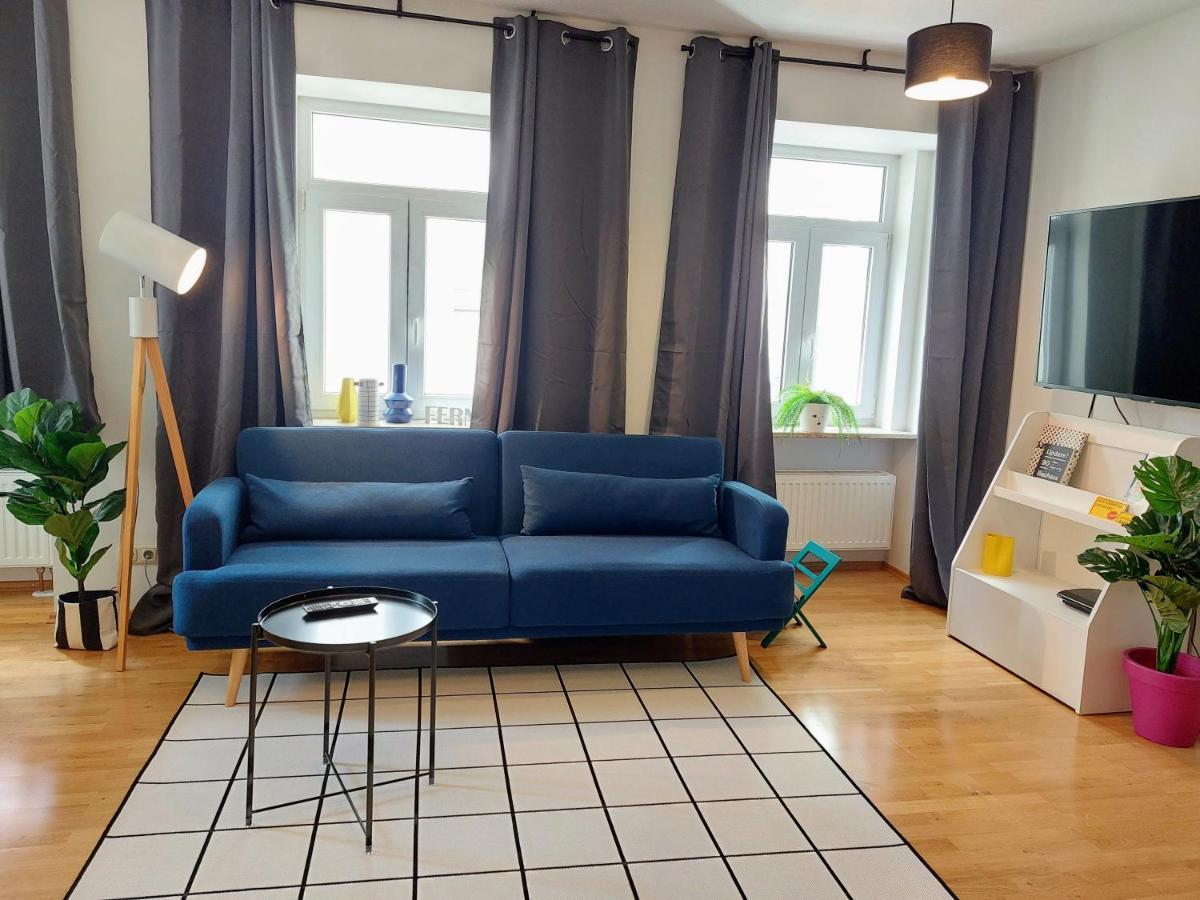 Viel Platz Fuer Gruppen Inkl. Waschmaschine, Hochstuhl Und Playstation Mitten In Der Altstadt Apartment Amberg Luaran gambar